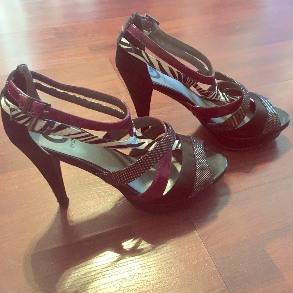 G by Guess 👠